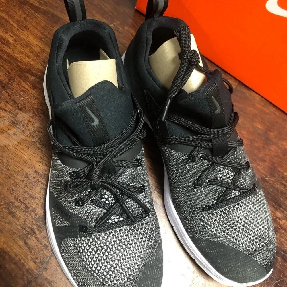 Nike Metcons sz Various